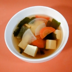 豆腐と大根、人参の和風スープ
